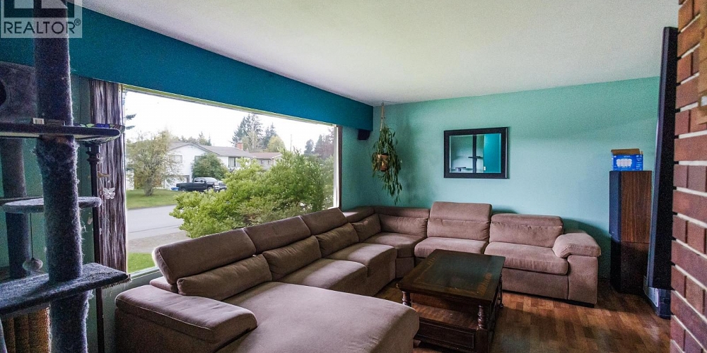 4732 LOEN AVENUE Terrace Photo 6 4732 LOEN AVENUE Terrace Photo 6